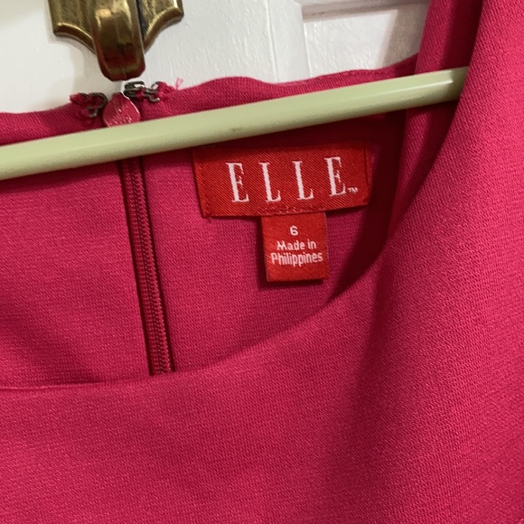 Sleeveless Stretch Knit Dress - Picture 2 of 5